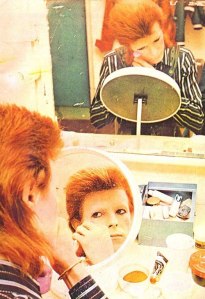 bowie does makeup